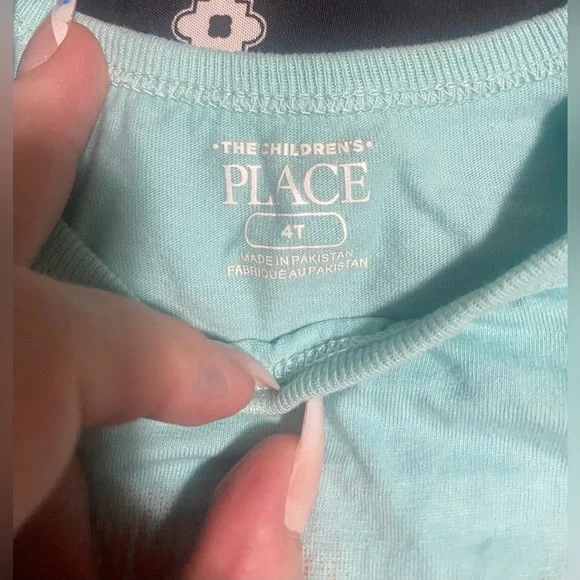 🔥2/$10 The Childrens Place Teal Blue with Dinosaurs Long sleeve Tee- size 4t - Picture 3 of 5